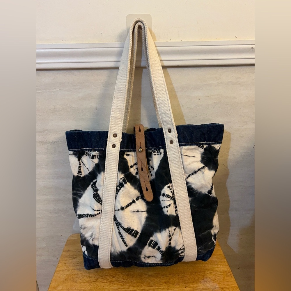 Hyena indigo tie-dye (shibori) pattern on canvas leather strap closure